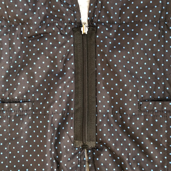 Reversible vest. Black w/blued dots or gray. Zipper close. new never worn. - Picture 3 of 5